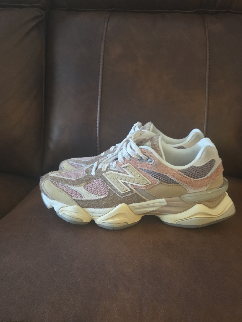 New Balance Women's Pink and Taupe Chunky Retro Runners